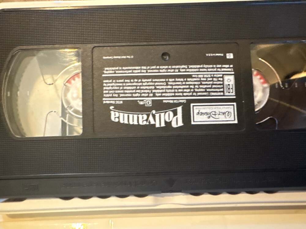 Lot of 3 Vintage Walt Disney Family Film Collection VHS Tapes: Shiloh, Swiss Fam - Picture 10 of 11